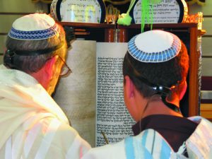 pag 04 Torah_Reading_Sephardic_custom