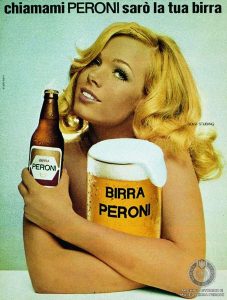 campagna-pubblicitaria-per-la-bionda-peroni-con-l-attrice-solvi-stubing-chiamami-peroni-saro-la-tua-birra-archivio-storico-e-museo-birra-peroni-fondo-fotografico